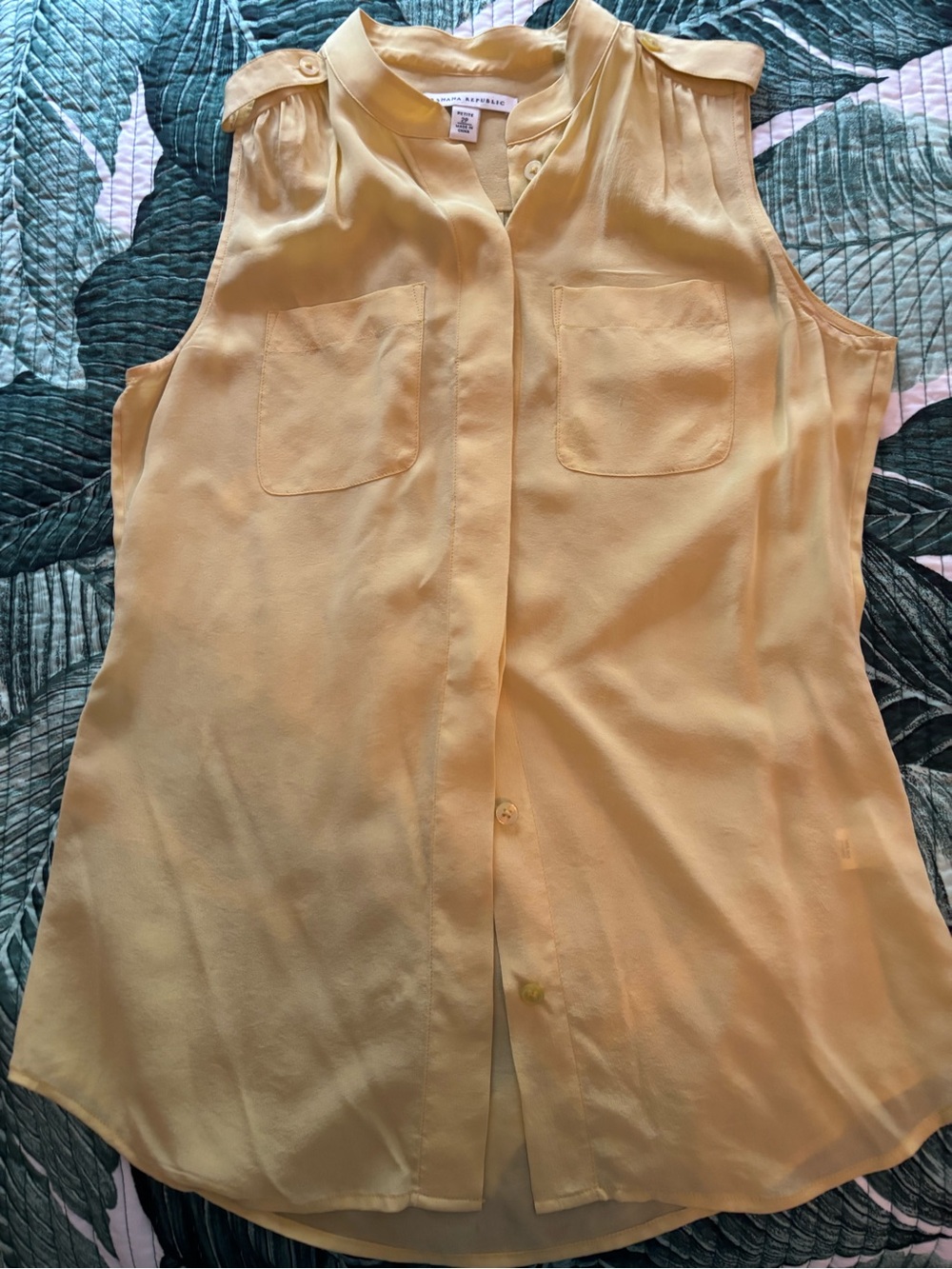Banana Republic Silk Sleeveless Button-Front Blouse in Soft Yellow